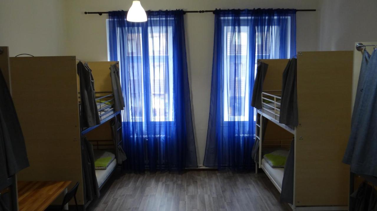 Sokolska Youth Hostel Прага Экстерьер фото