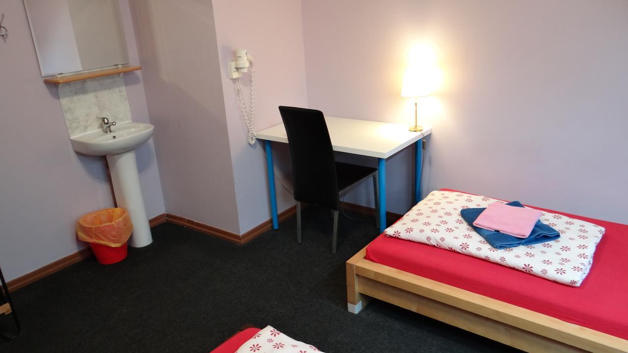 Sokolska Youth Hostel Прага Экстерьер фото