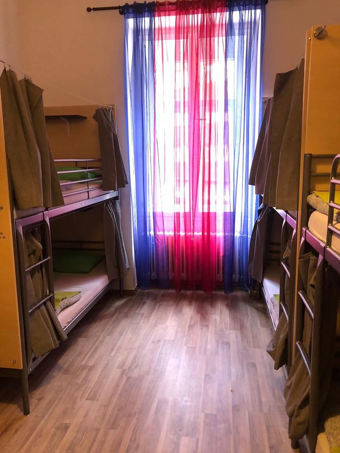 Sokolska Youth Hostel Прага Экстерьер фото