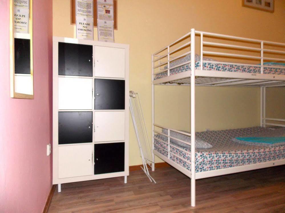 Sokolska Youth Hostel Прага Экстерьер фото