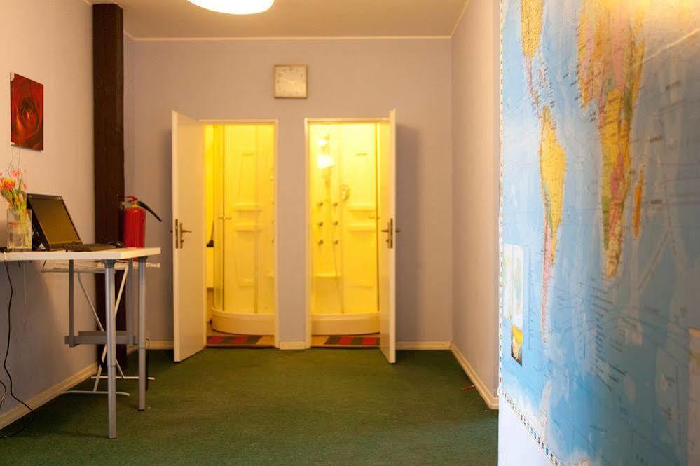 Sokolska Youth Hostel Прага Экстерьер фото