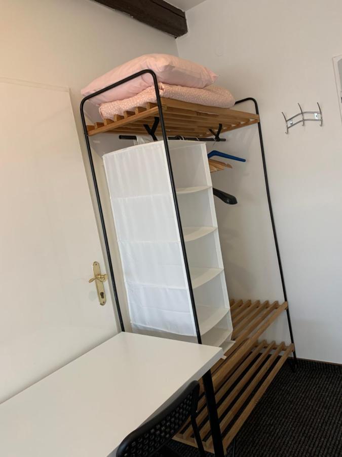 Sokolska Youth Hostel Прага Экстерьер фото